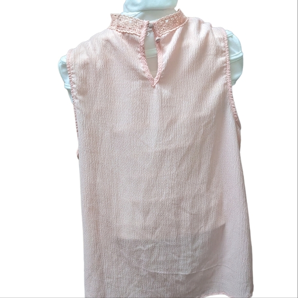 ☮️Pink high neck blouse. Boho lace detail☮️ - Picture 2 of 4